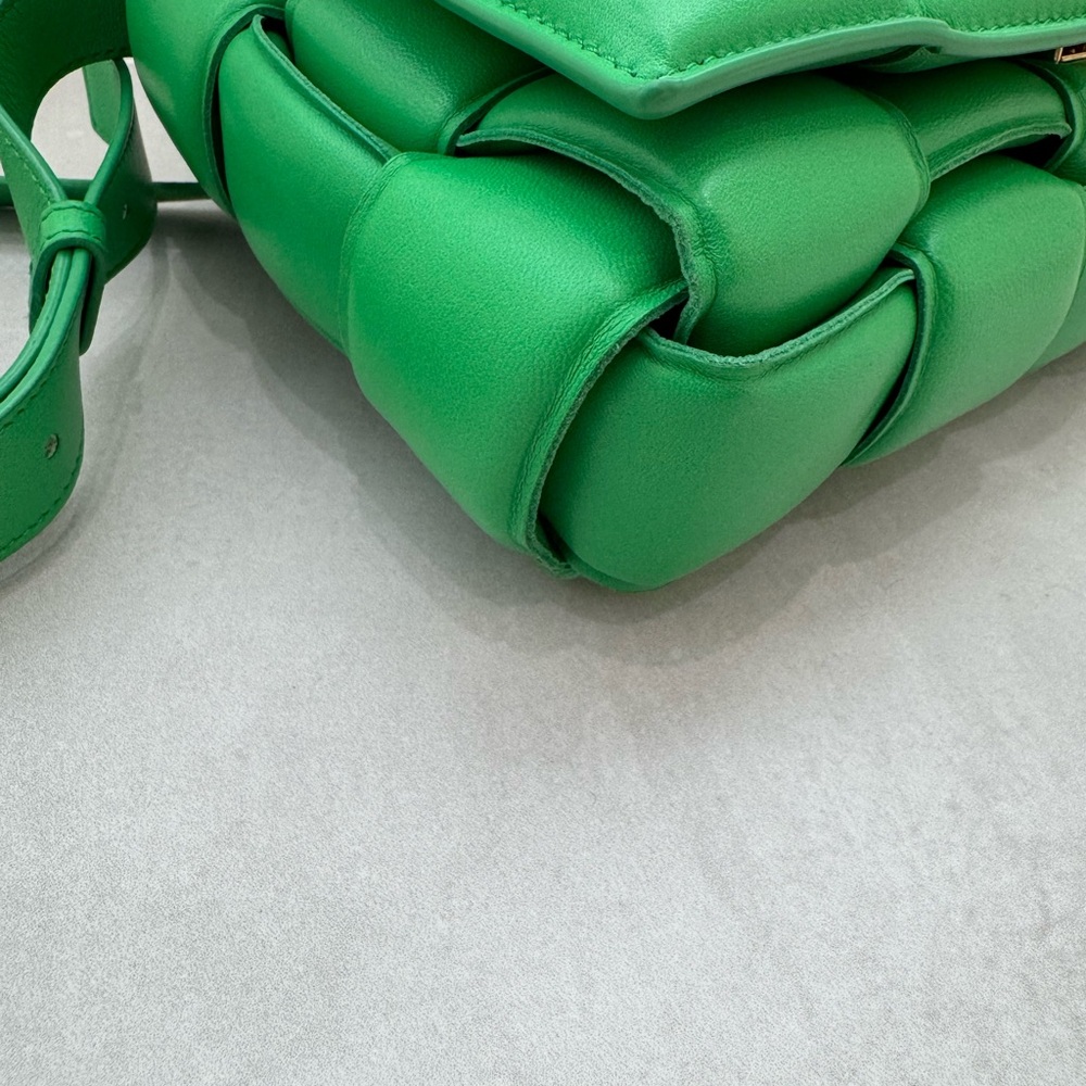 Bottega Veneta Borba Intreccio Napa: Grass green/ gold - Picture 4 of 13